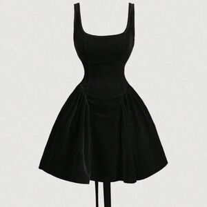 NWOT Shein velvet feel mini dress Size Med (6)